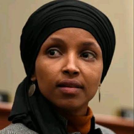 Xurguftii ka dhaxay Ilhan Omar iyo Trump oo soo laabatay